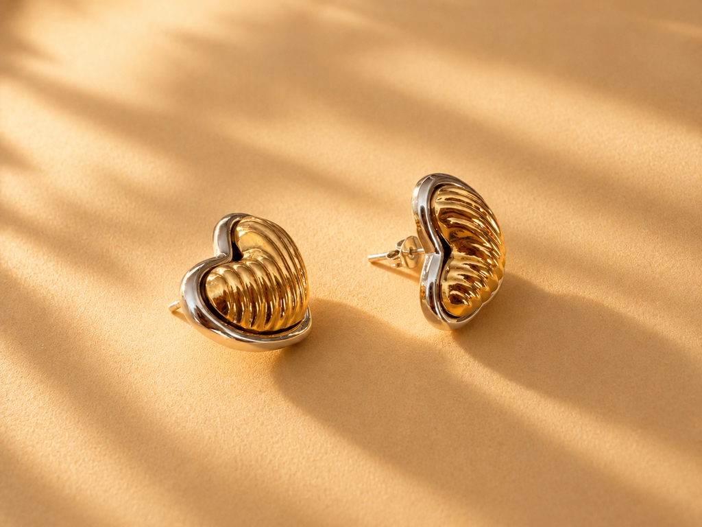 ✨ Amora Heart Earrings