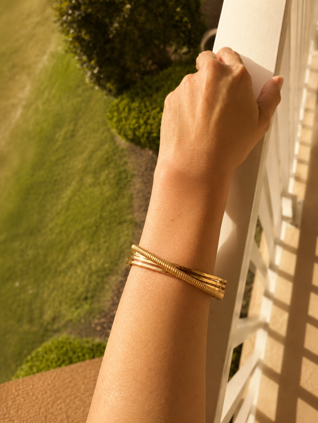 ✨ Aurora Luxe Bangle Bracelet