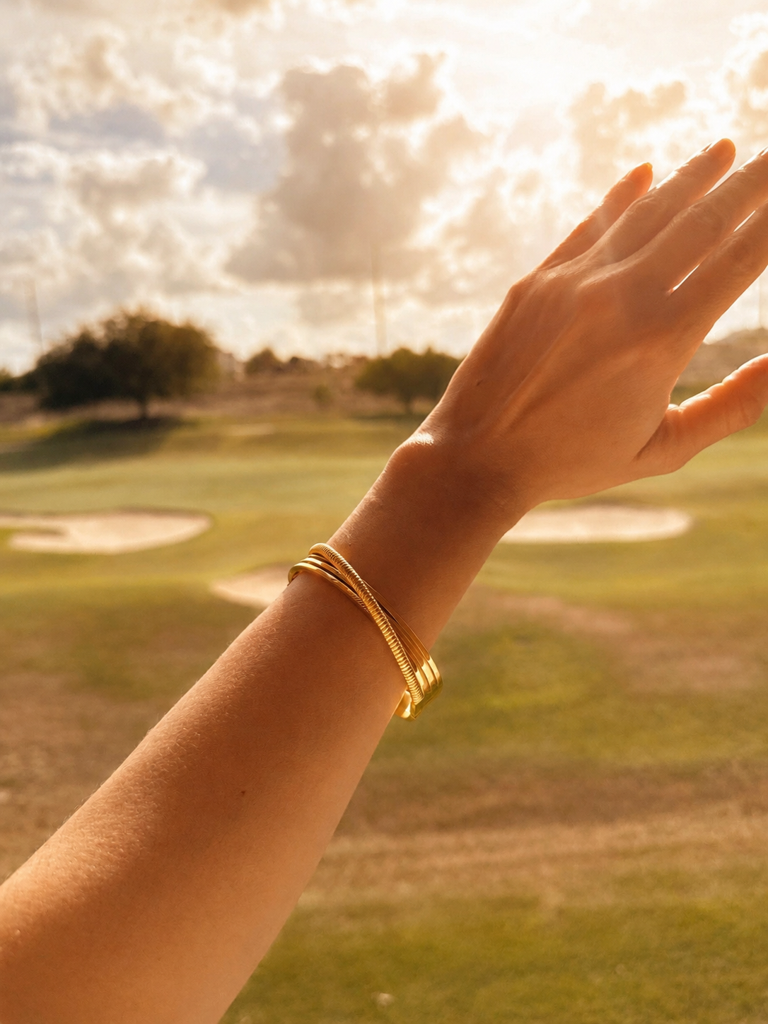 ✨ Aurora Luxe Bangle Bracelet