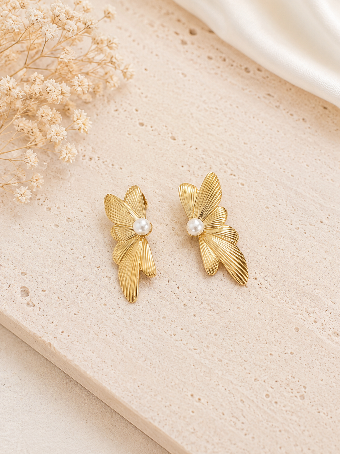 Luna Pearl Bloom Earrings