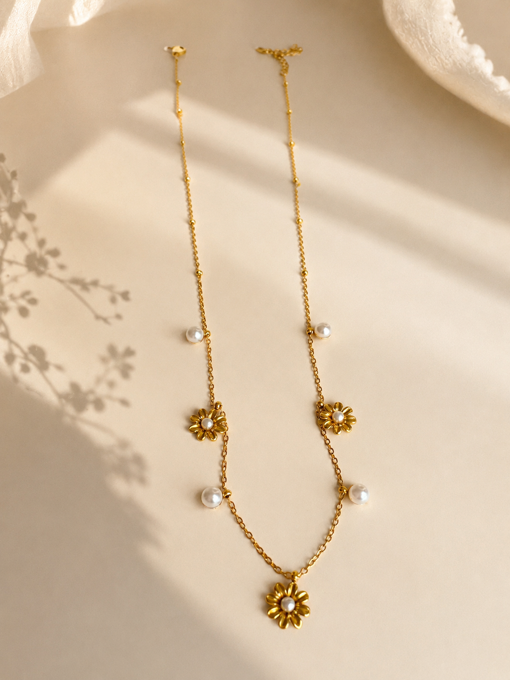 Pearl Daisy Necklace