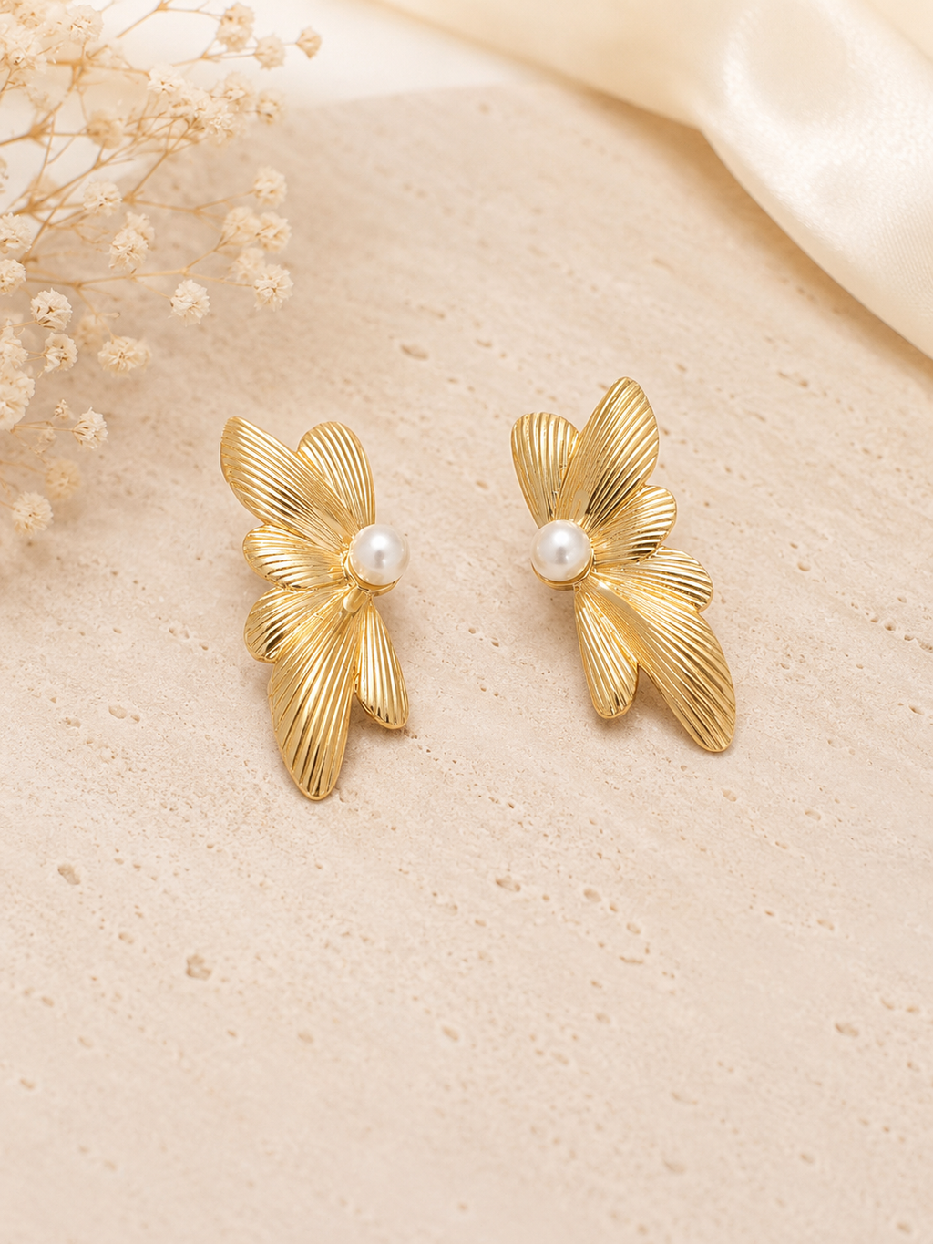 Luna Pearl Bloom Earrings